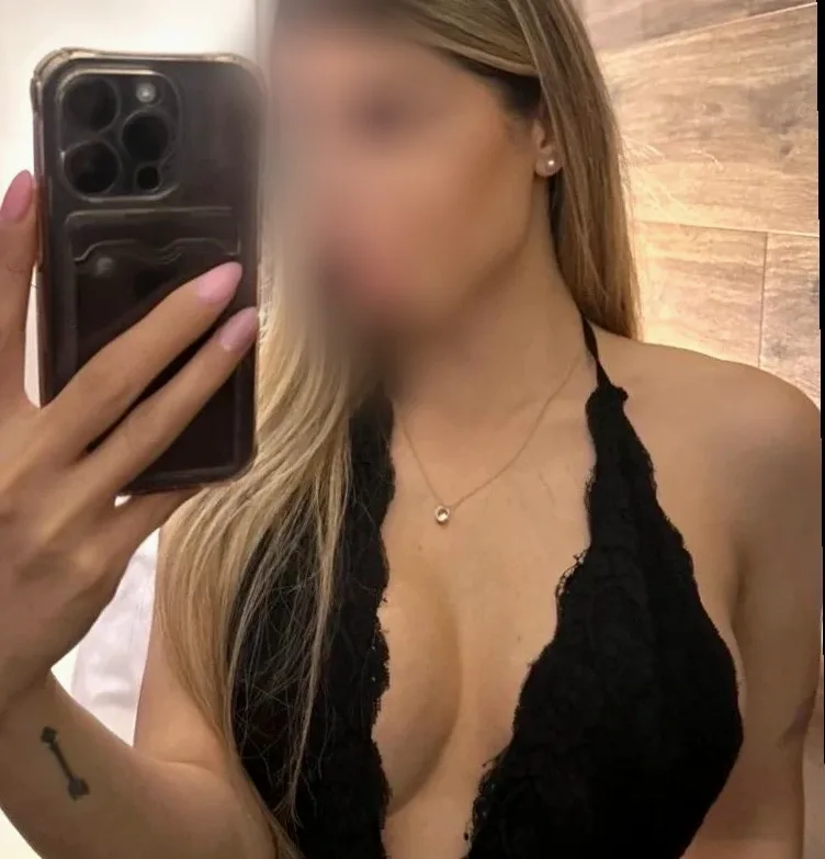 Jasmin, 29