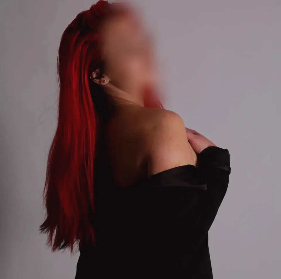 Kira, 25