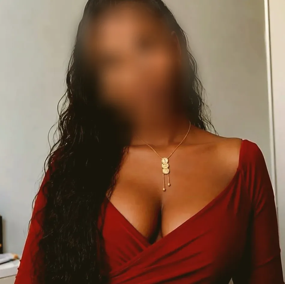 Leyla, 23