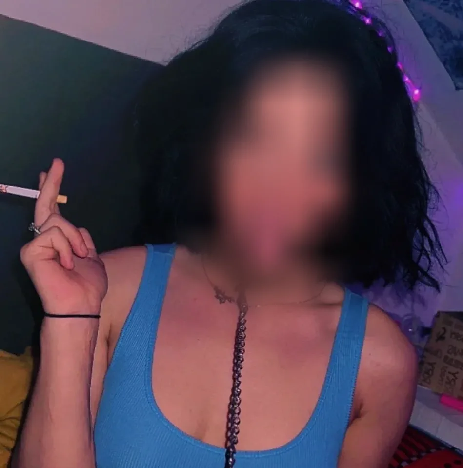 Lilly, 23